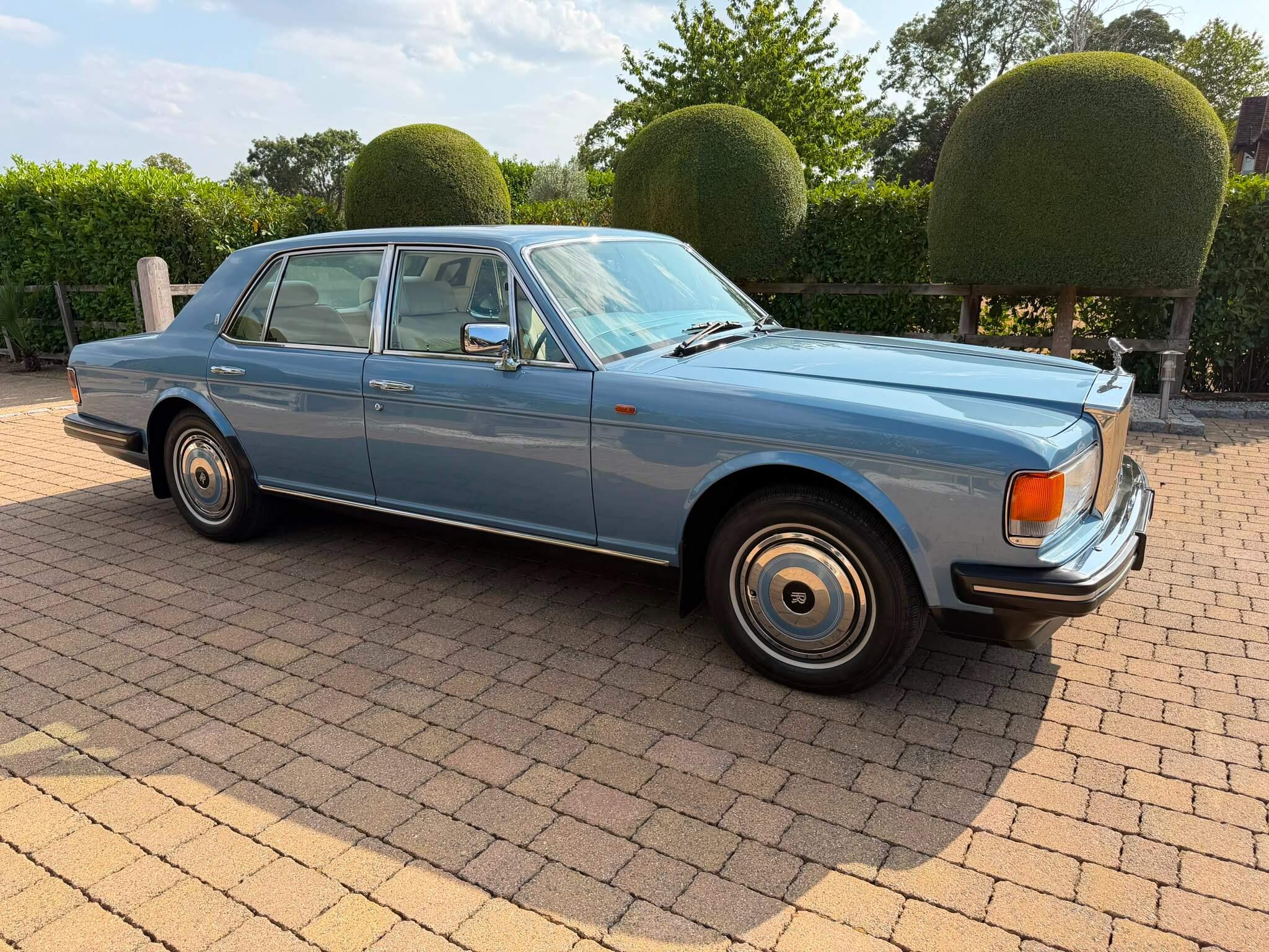 Rolls-Royce Silver Spirit