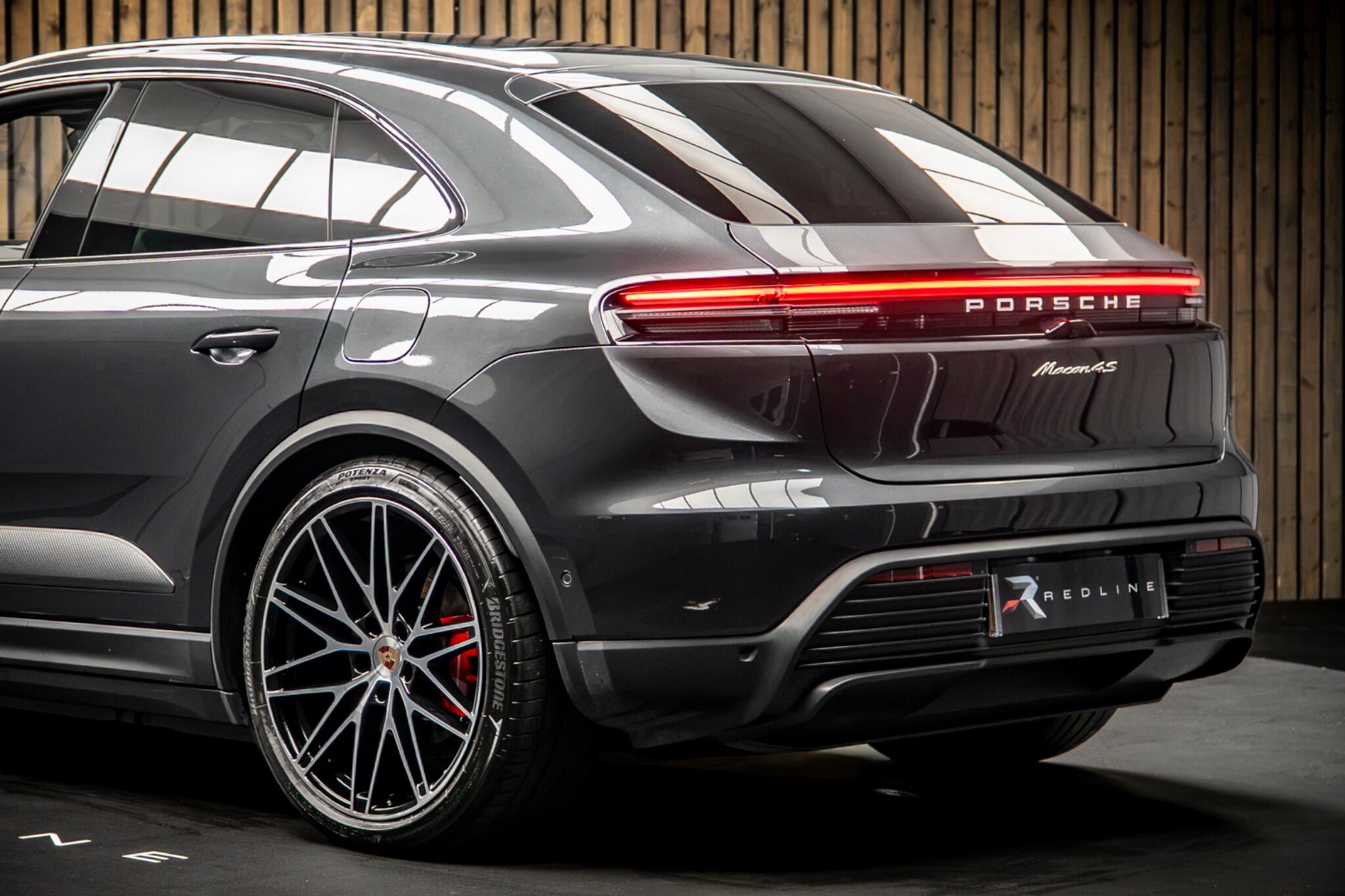 Porsche Macan view 17
