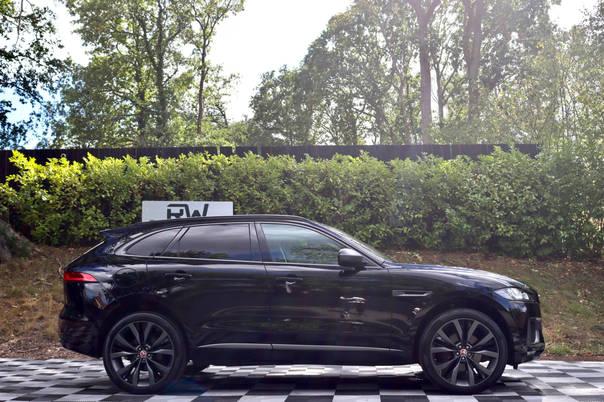 Jaguar F-Pace view 2