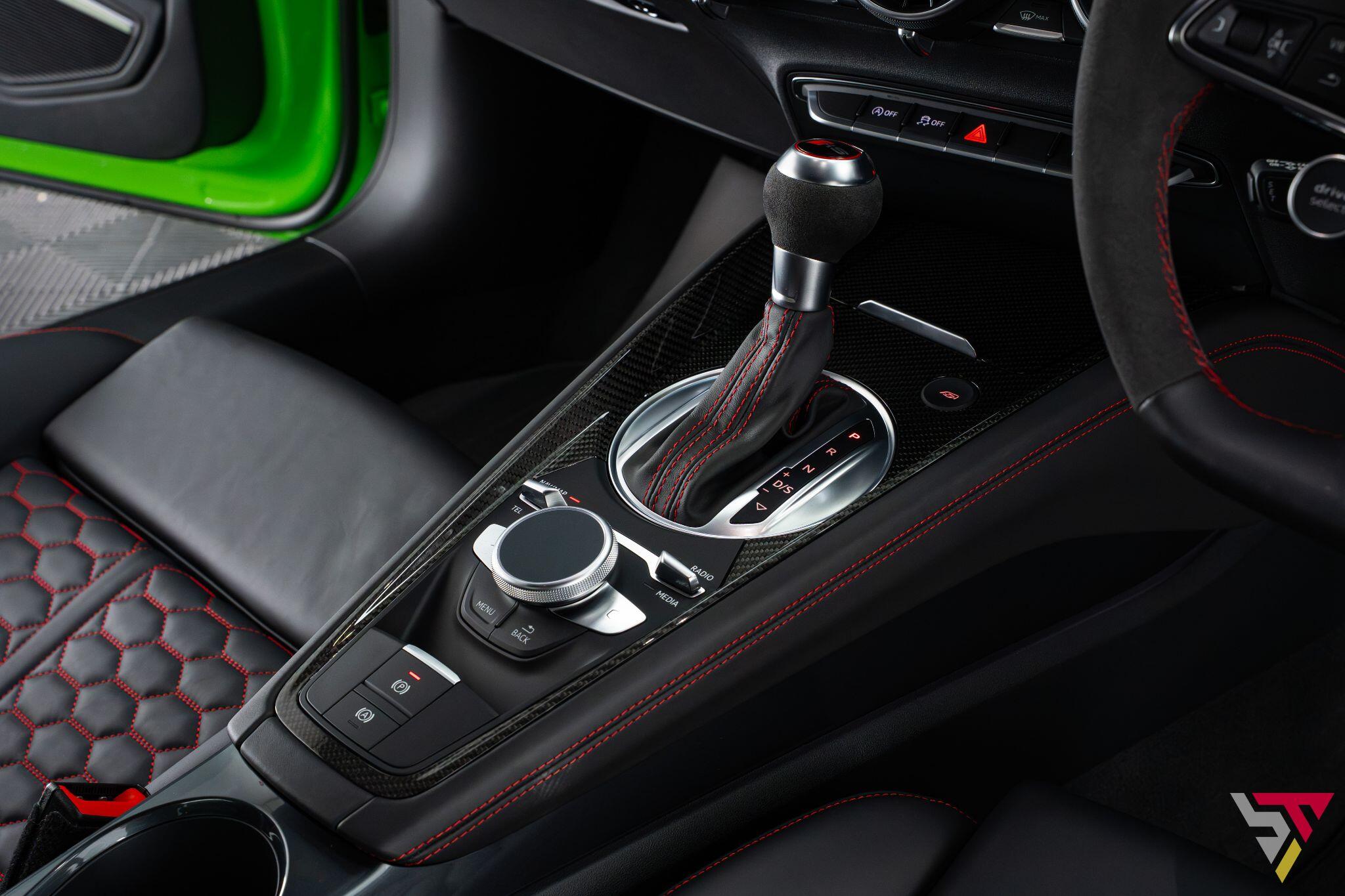 Audi TT RS view 13