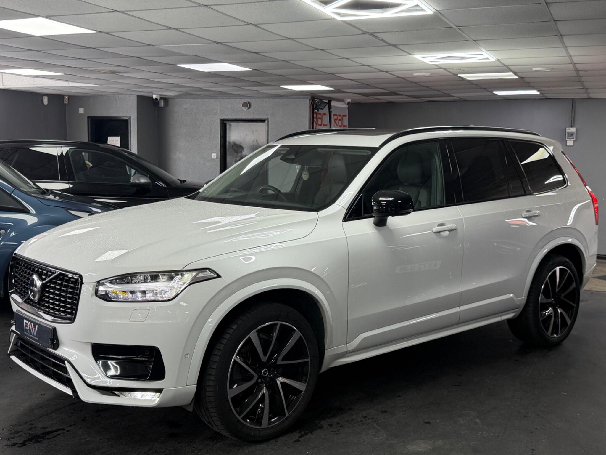 Volvo XC90 view 31