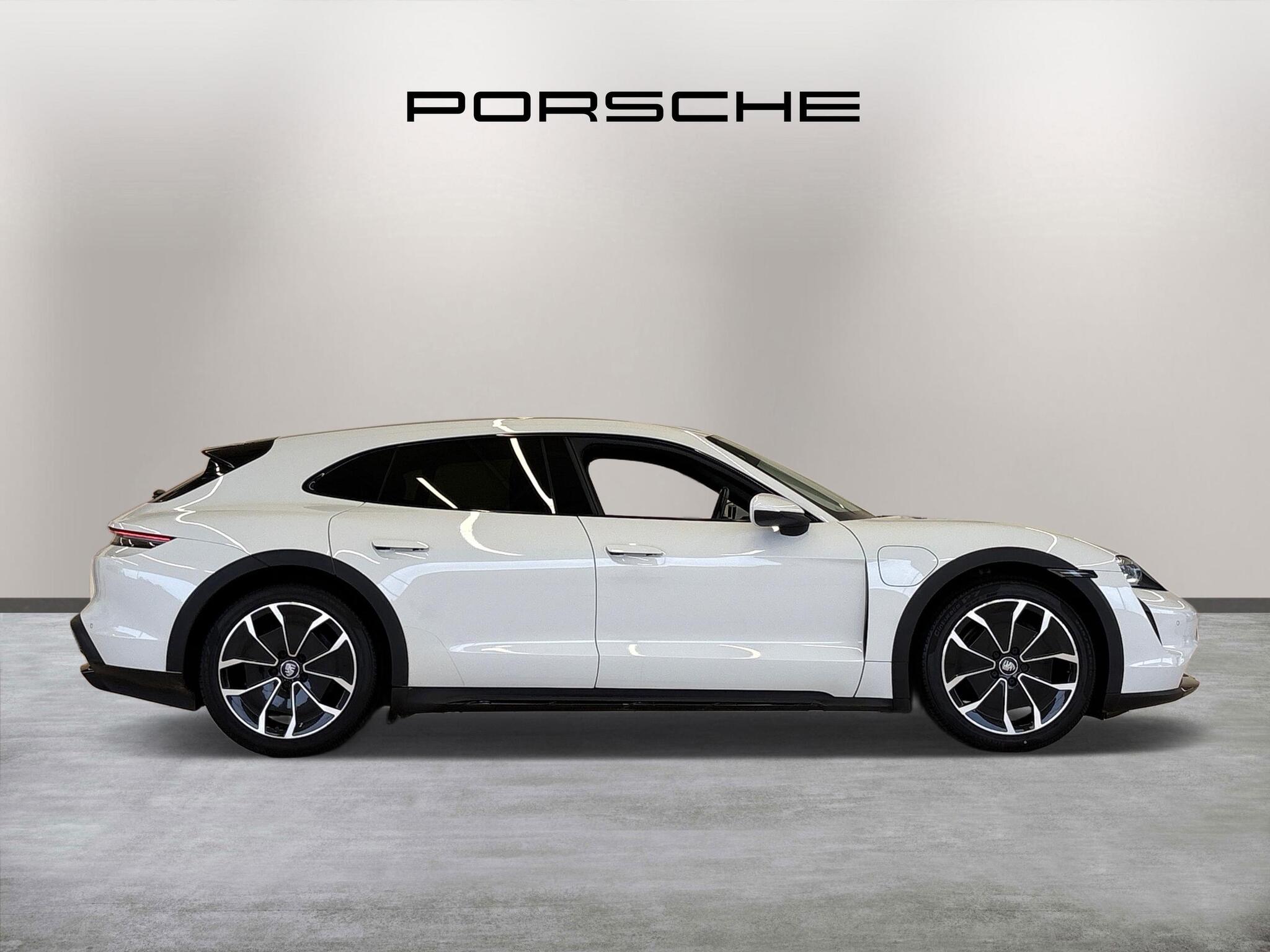 Porsche Taycan view 8