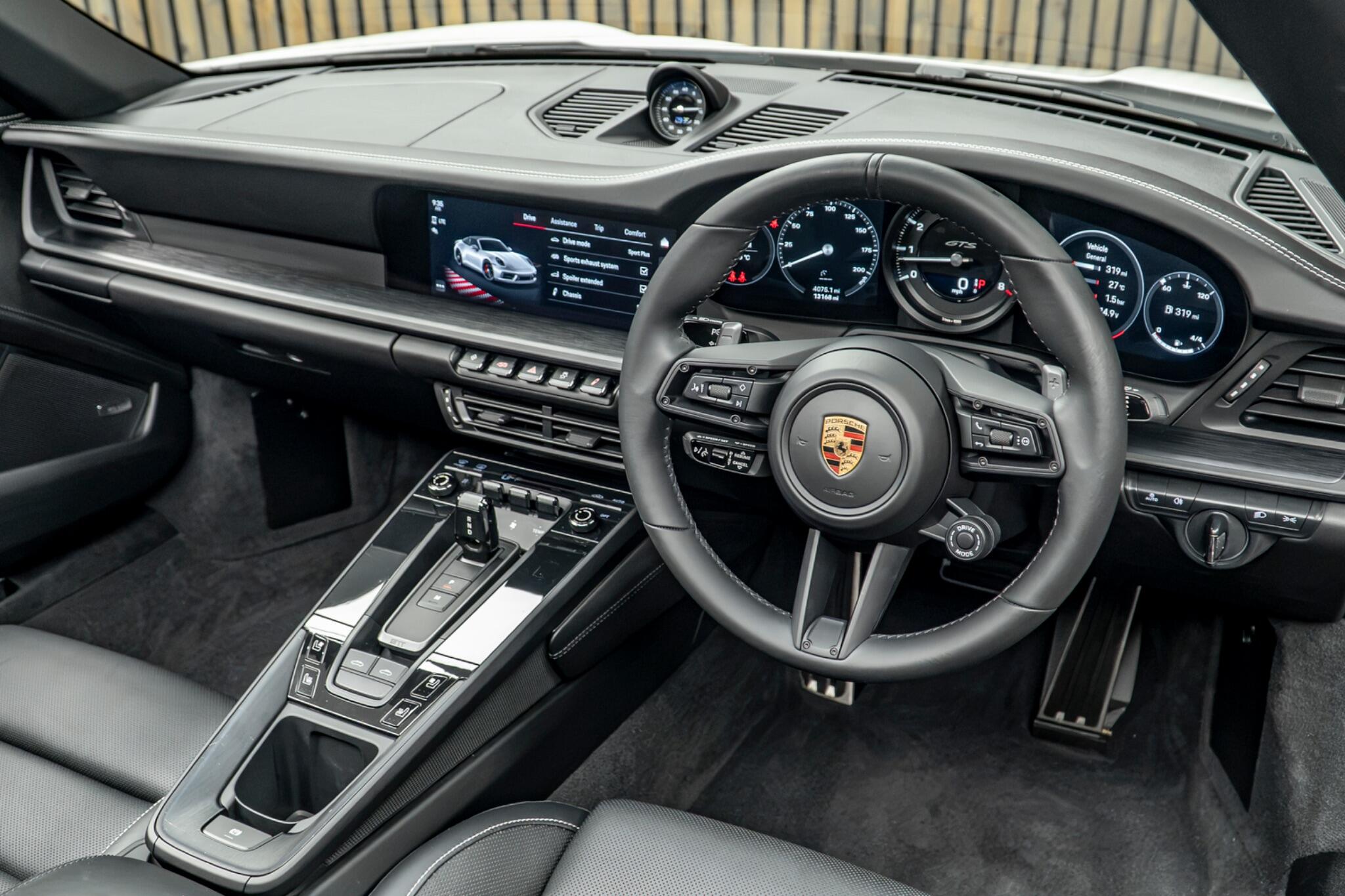 Porsche 911 view 24
