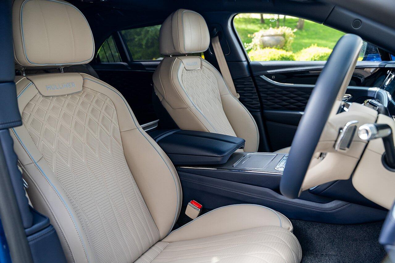 Bentley Flying Spur view 43