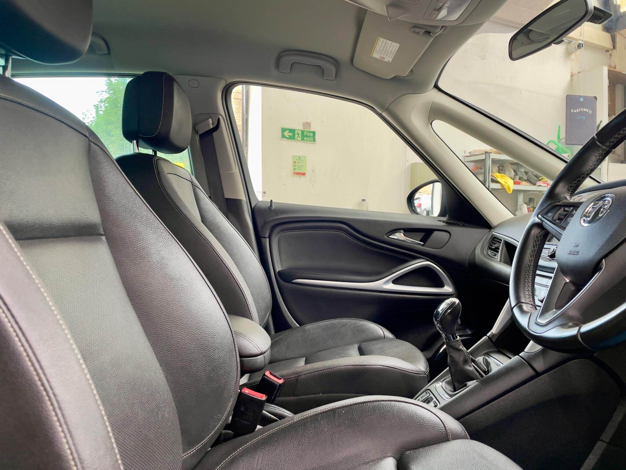 Vauxhall Zafira Tourer view 38