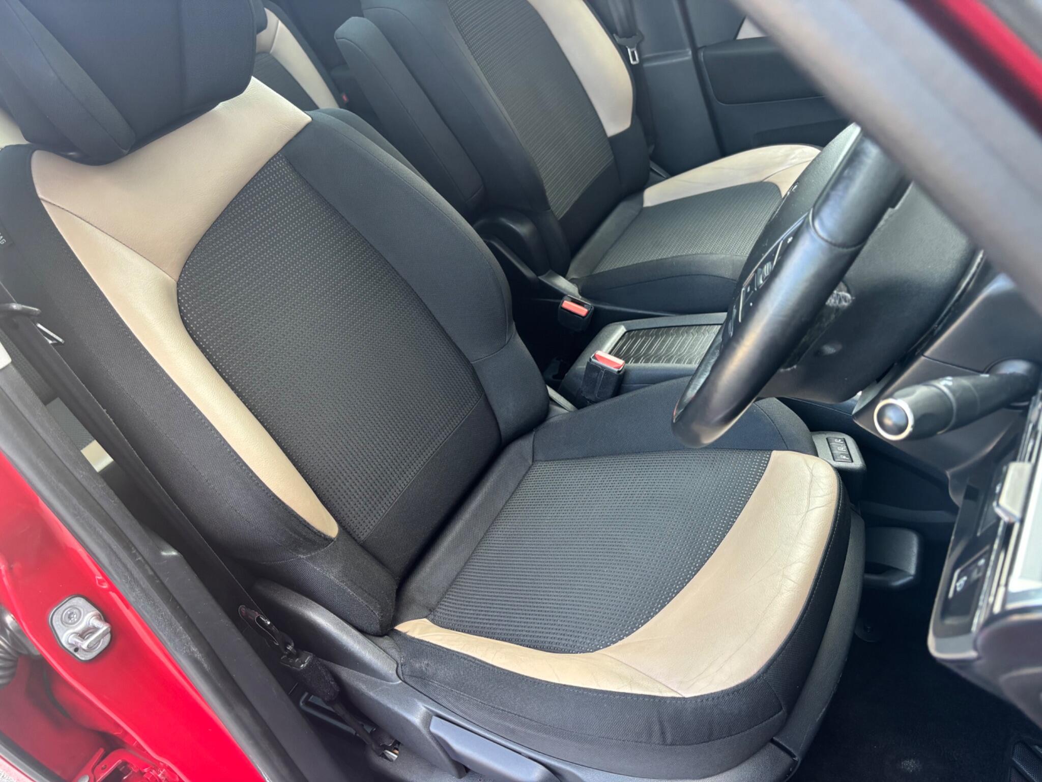 Citroen C4 Picasso view 12