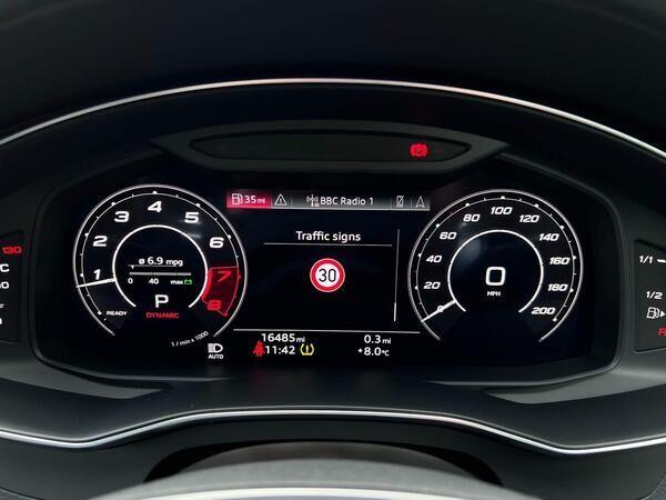 Audi RS6 Avant view 32