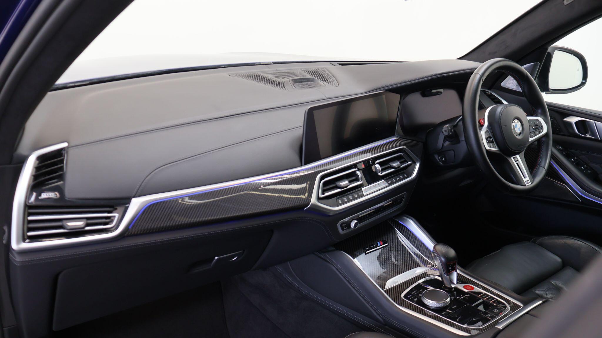 BMW X5 M view 7