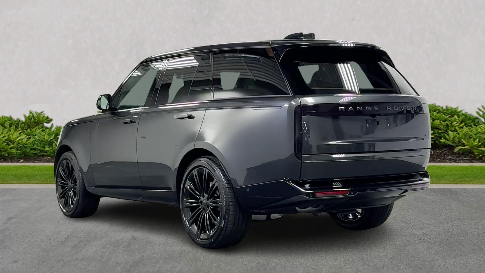 Land Rover Range Rover view 2