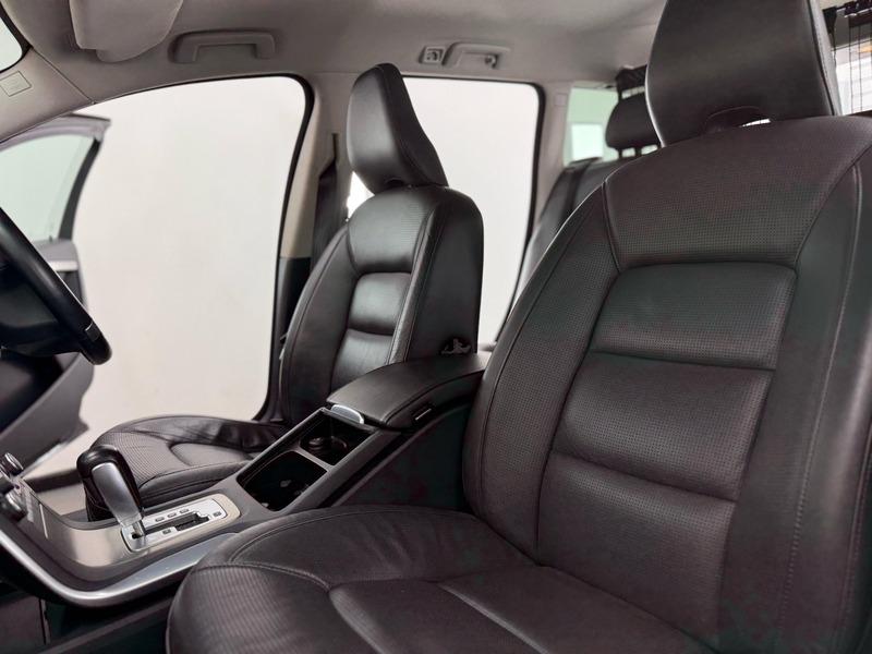 2010 Volvo V70 image 25
