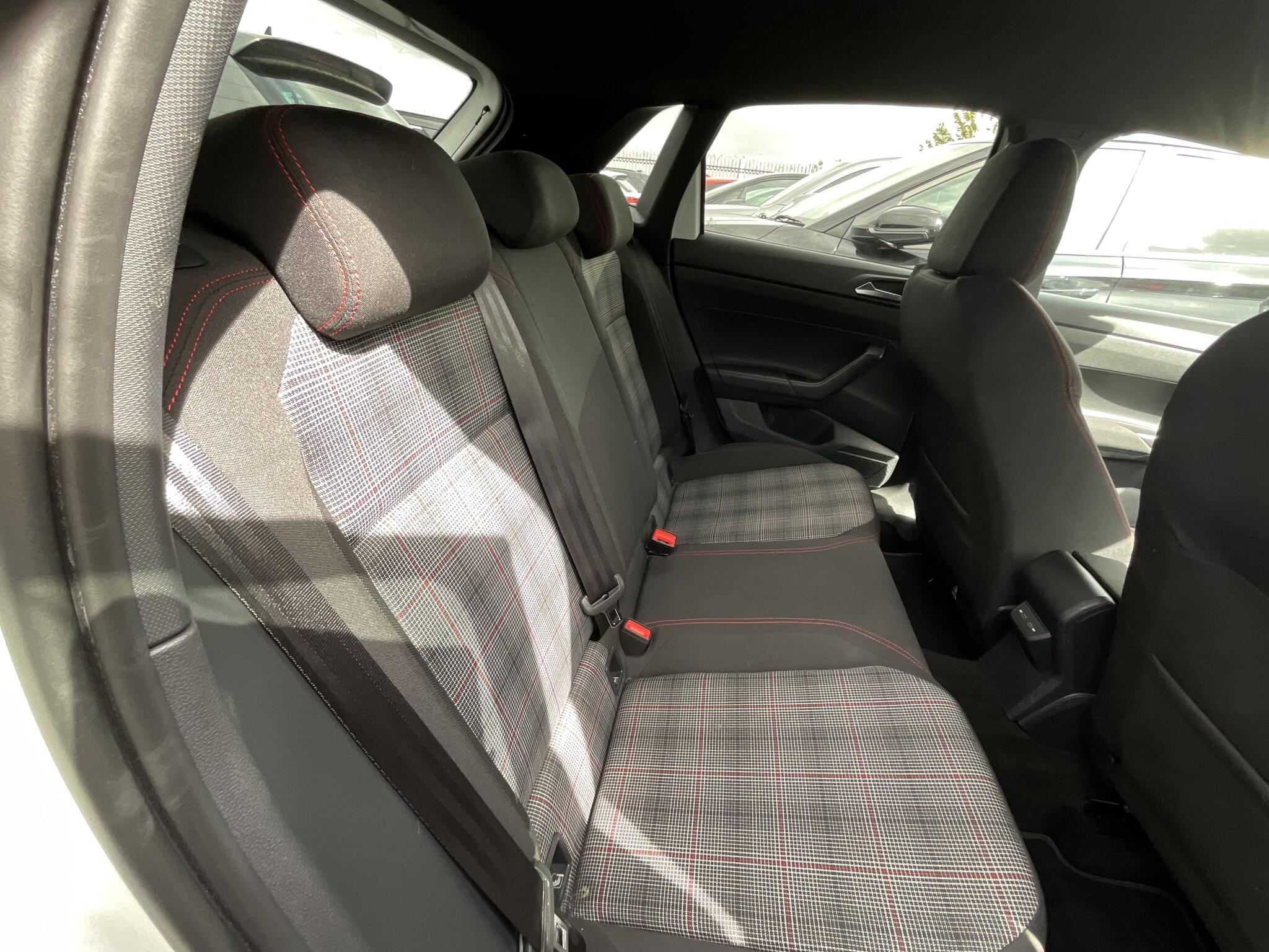 Volkswagen Polo view 11