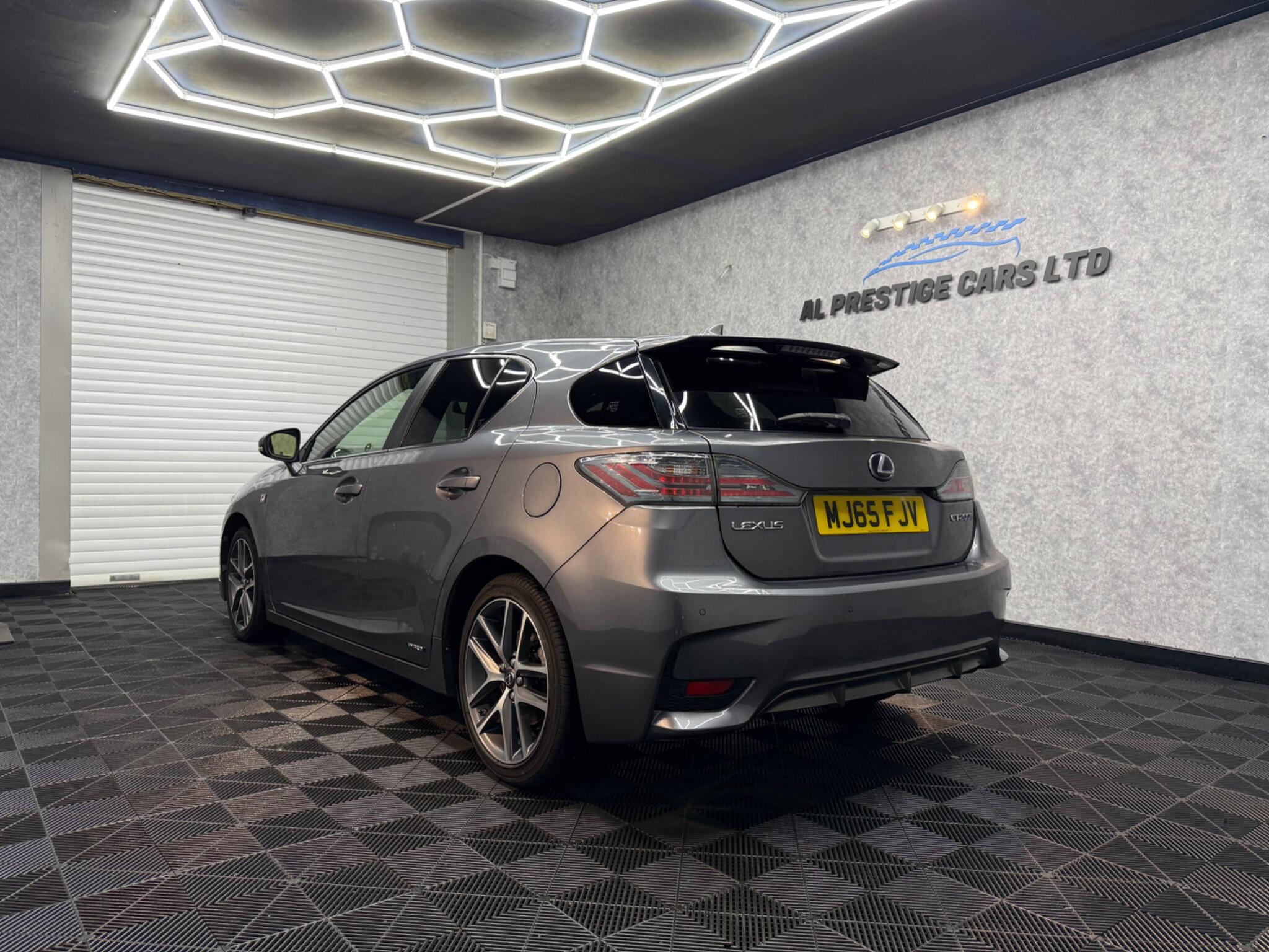 Lexus CT view 7