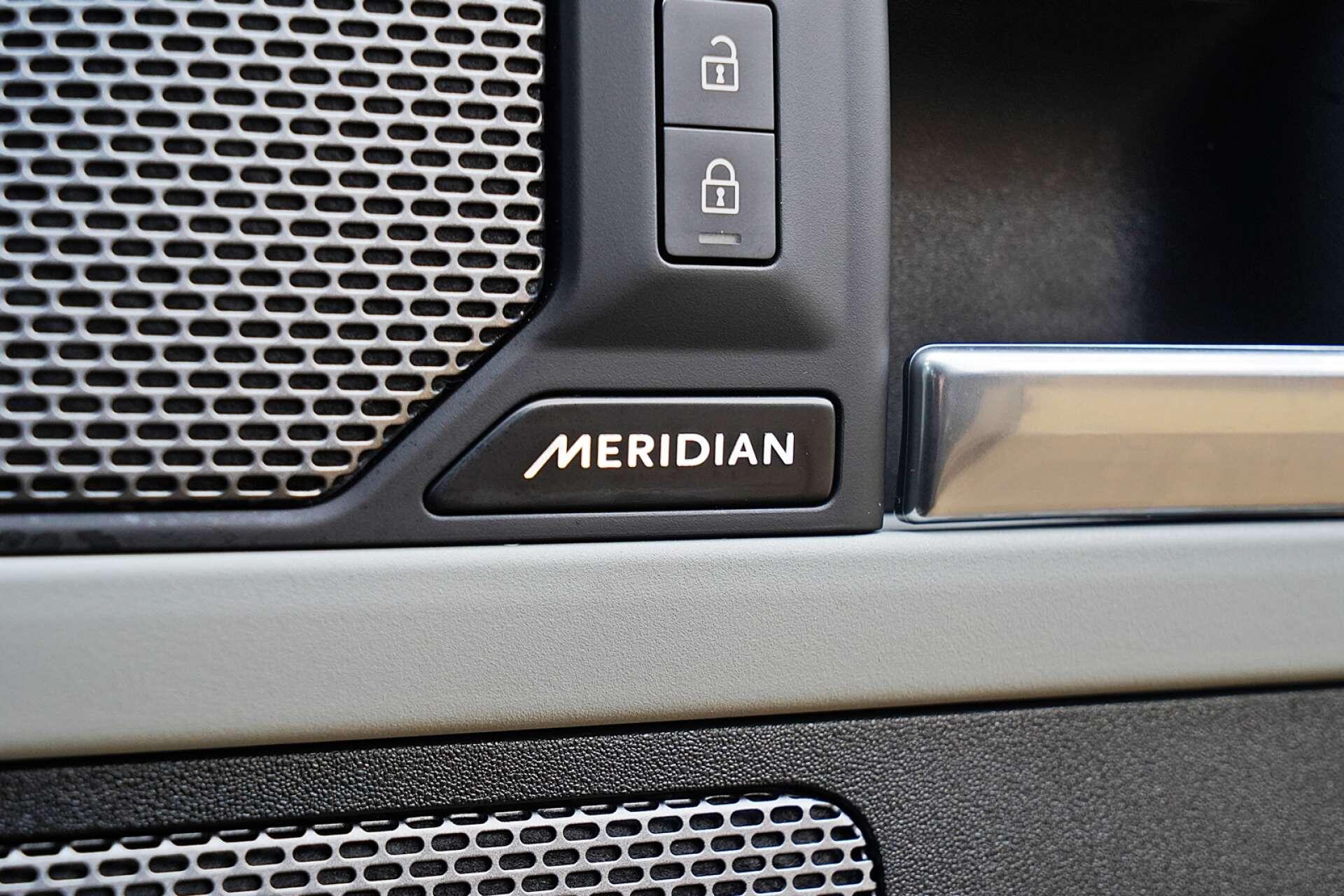 Land Rover Defender view 35