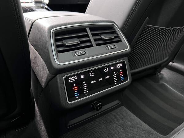 Audi RS6 Avant view 65
