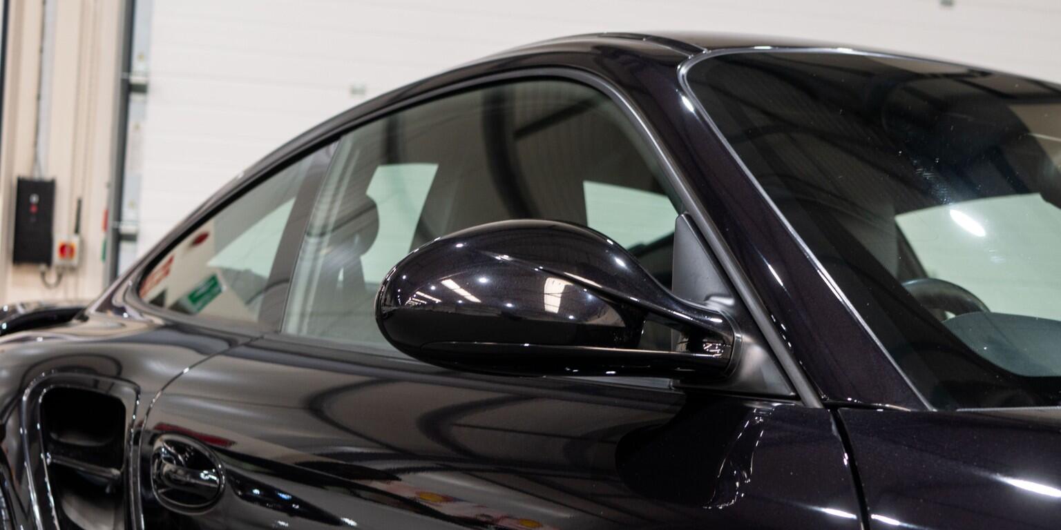 Porsche 911 view 49