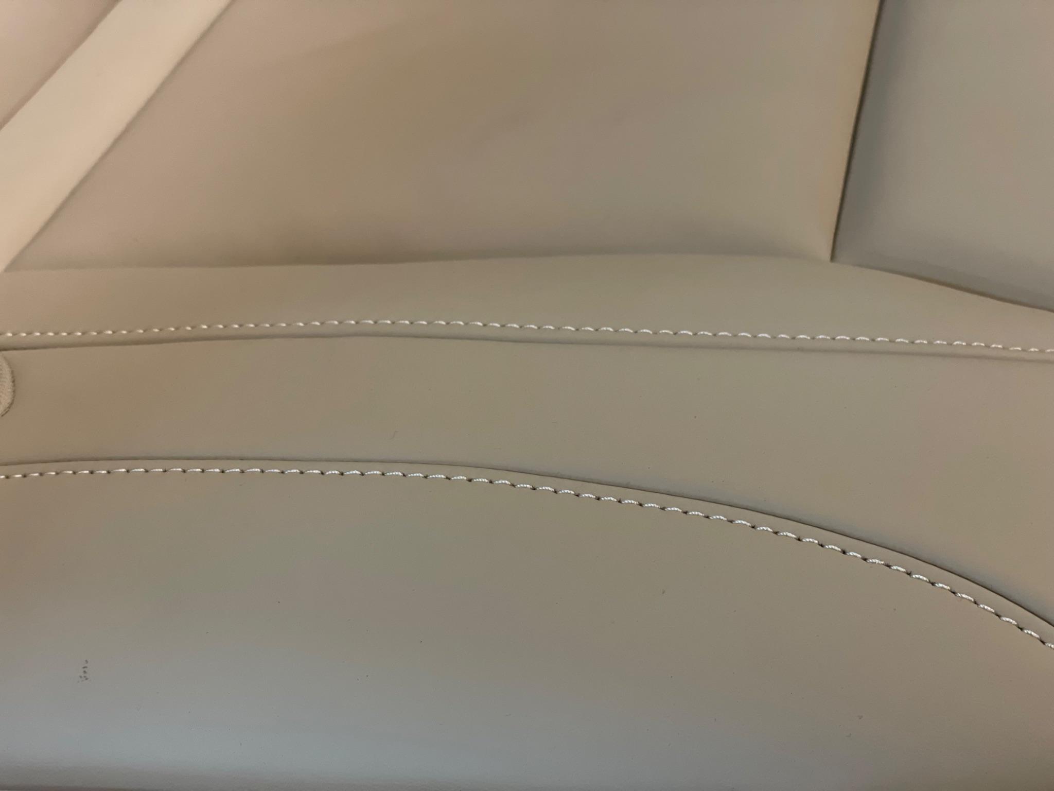 Mercedes-Benz V-Class view 35