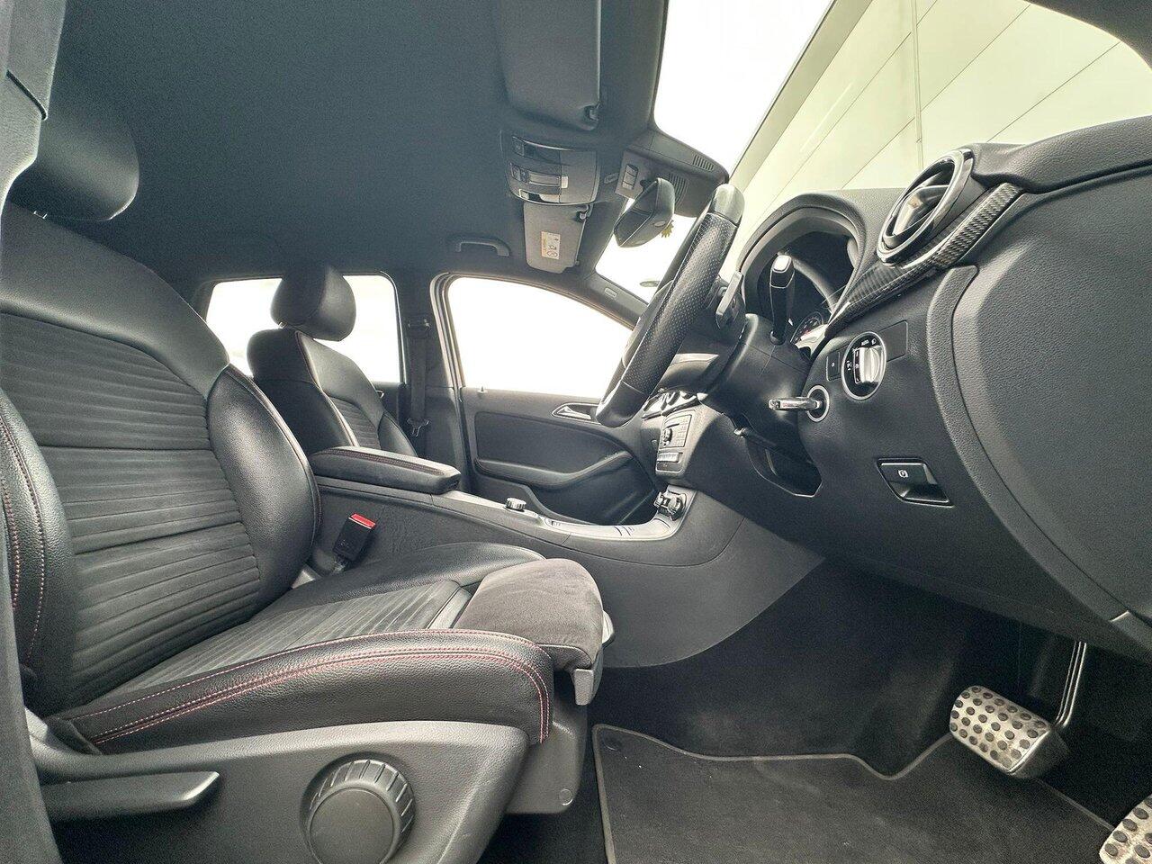 Mercedes-Benz B-Class view 28