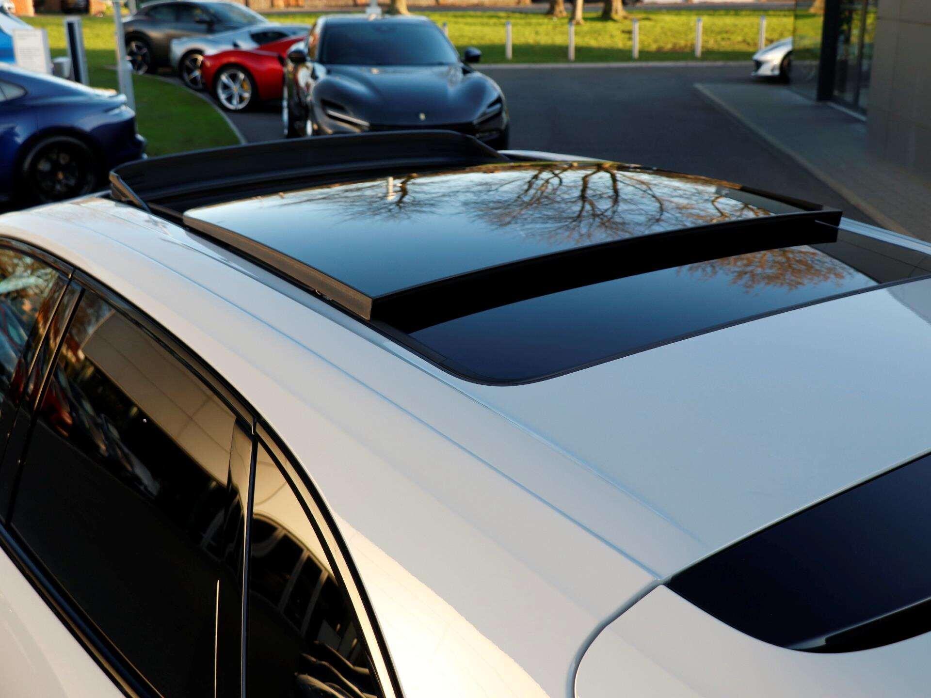Porsche Cayenne view 37