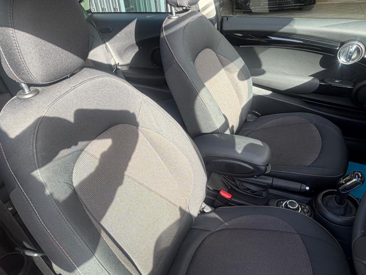 Mini Hatch view 26