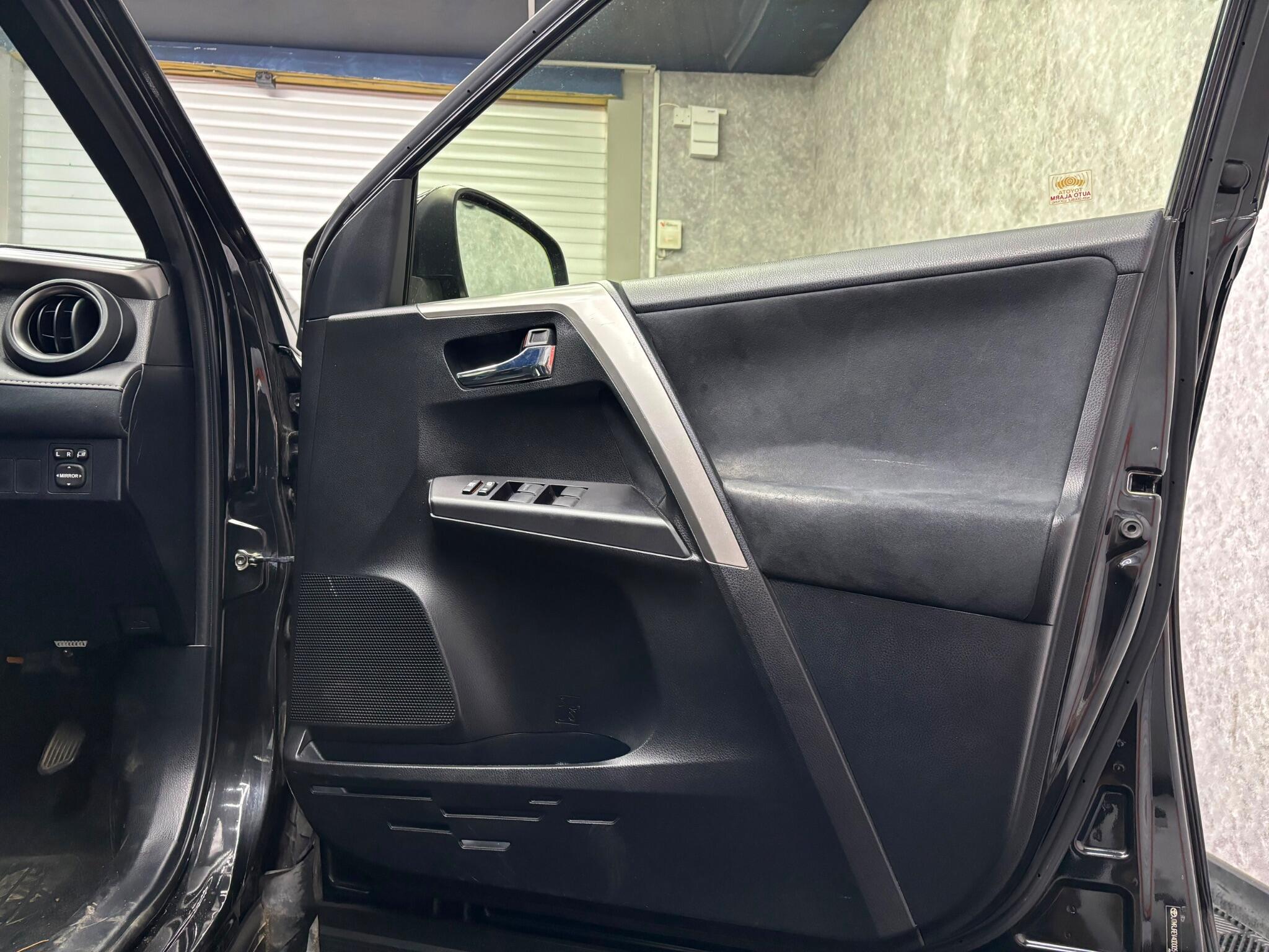 Toyota Rav4 view 21
