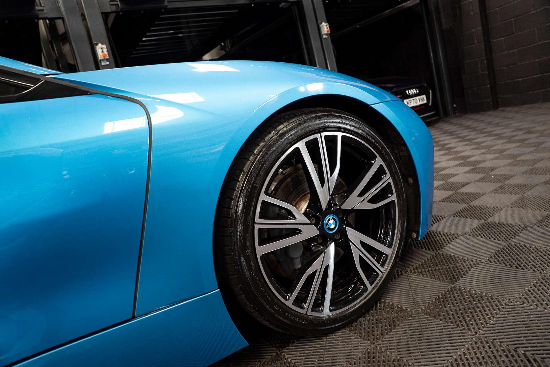 BMW I8 view 34