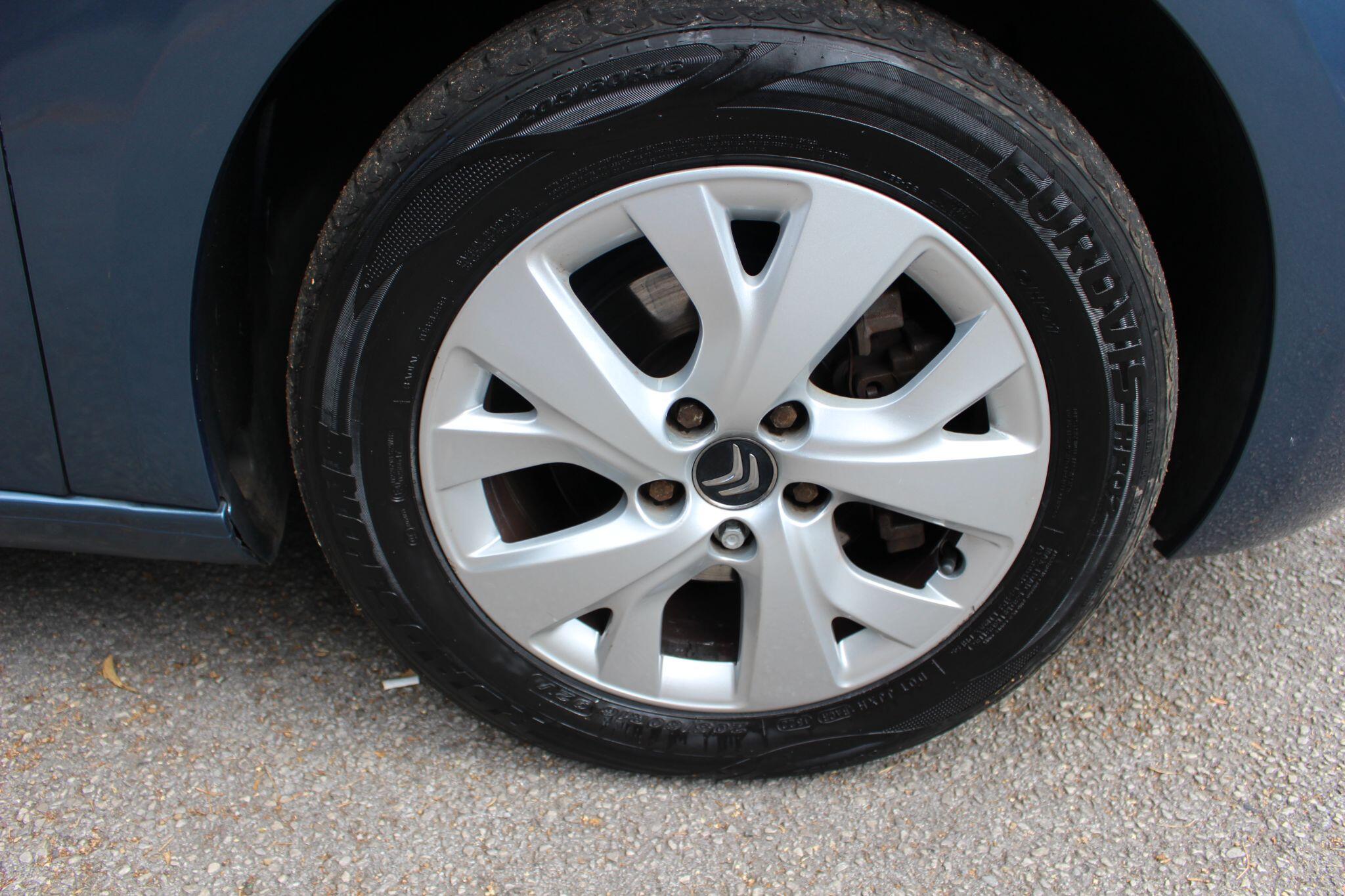 Citroen Grand C4 Picasso view 28