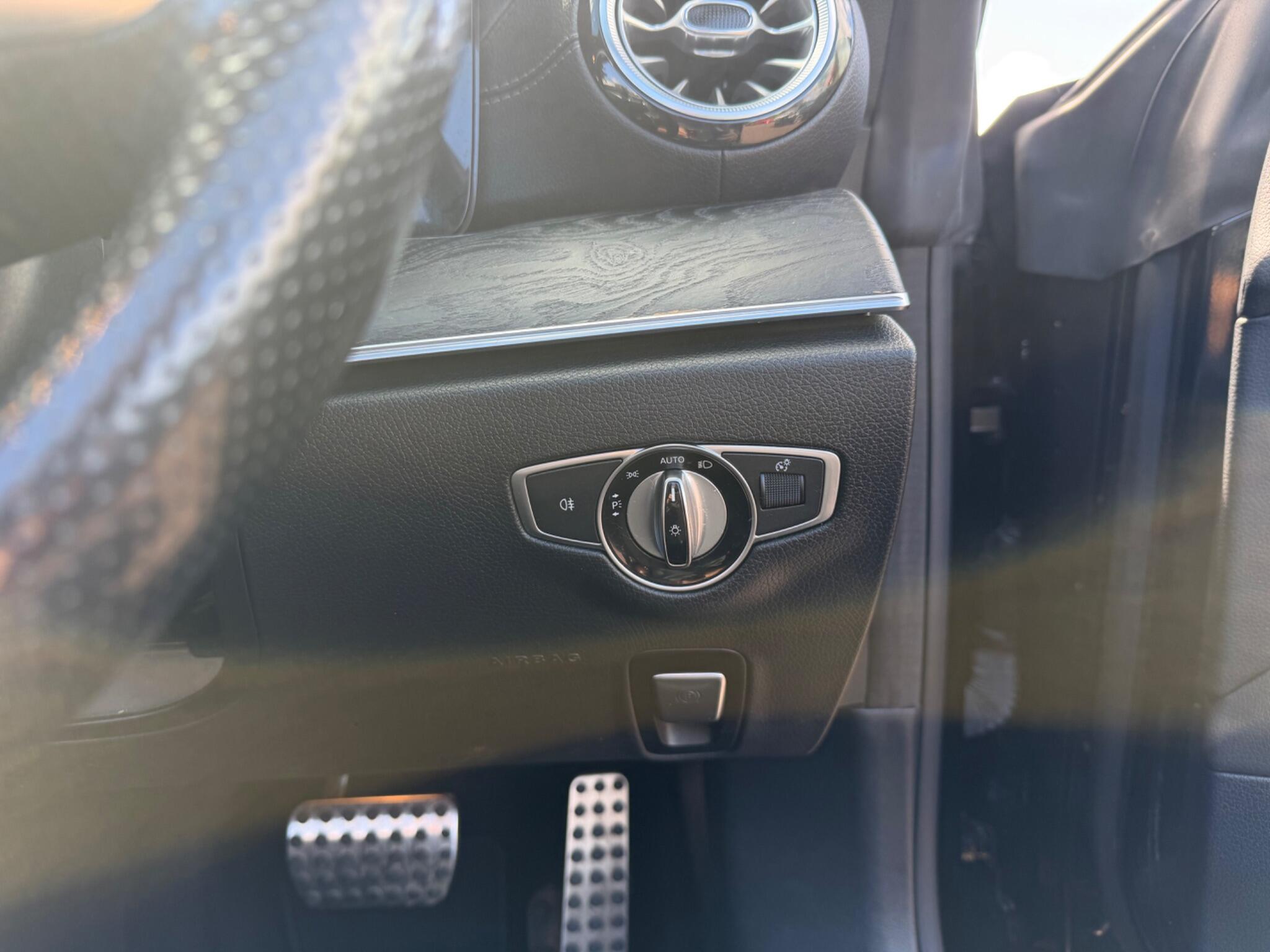 Mercedes-Benz E Class view 16
