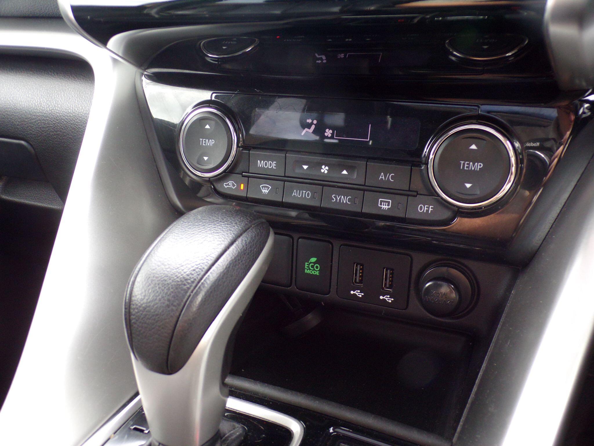 Mitsubishi Eclipse Cross view 8
