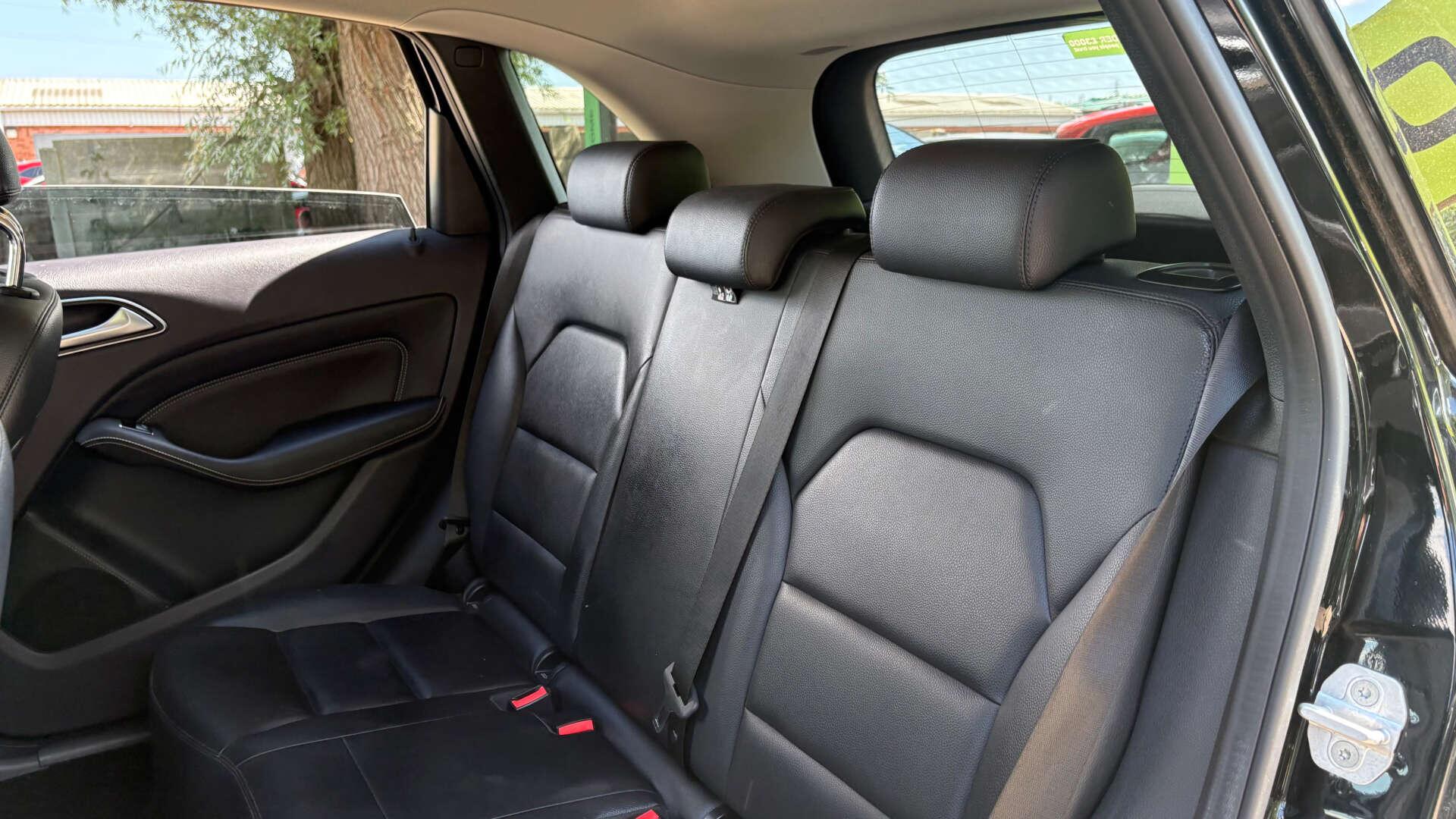 Mercedes-Benz B-Class view 11
