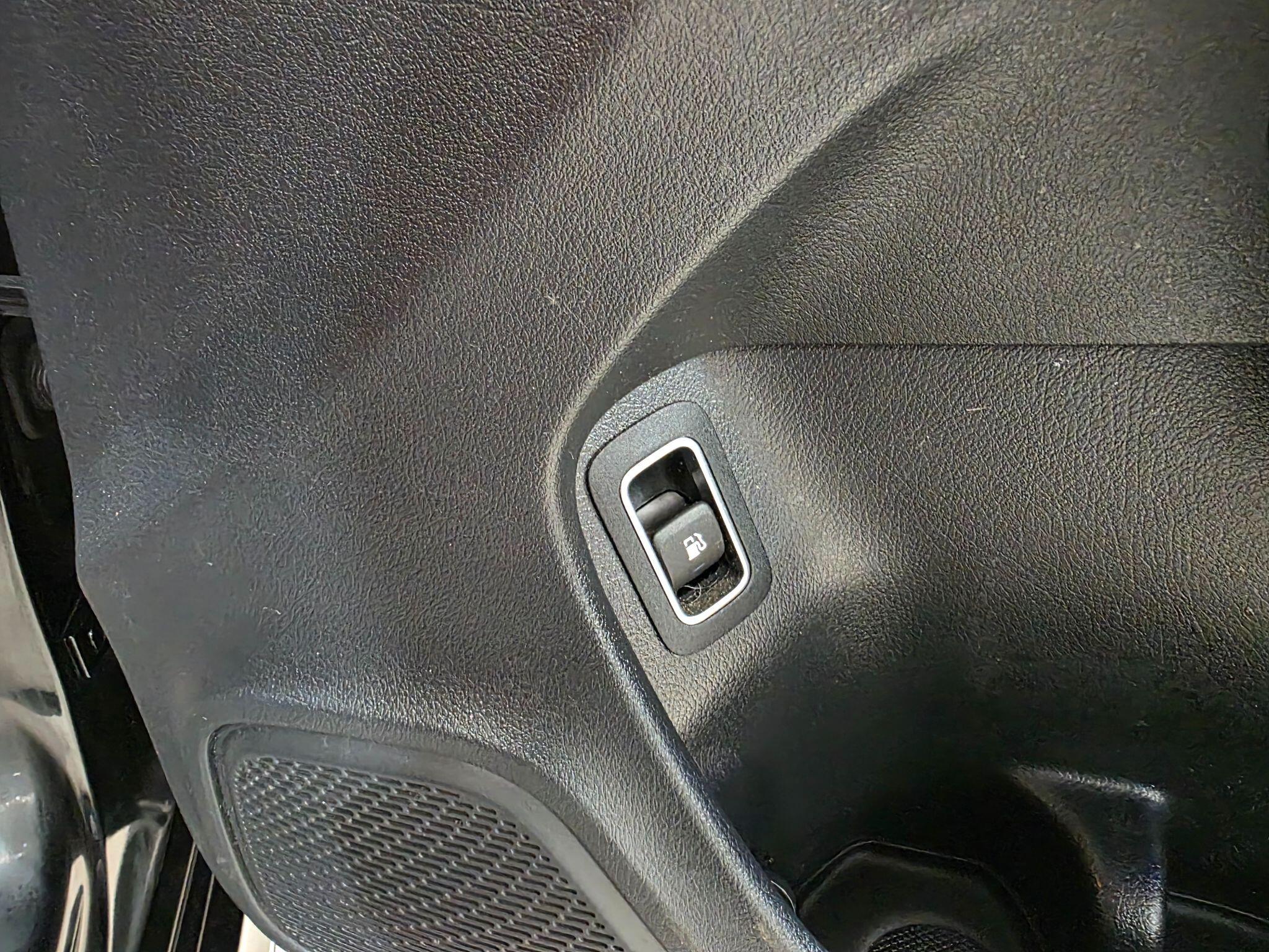 Mercedes-Benz Cla view 17