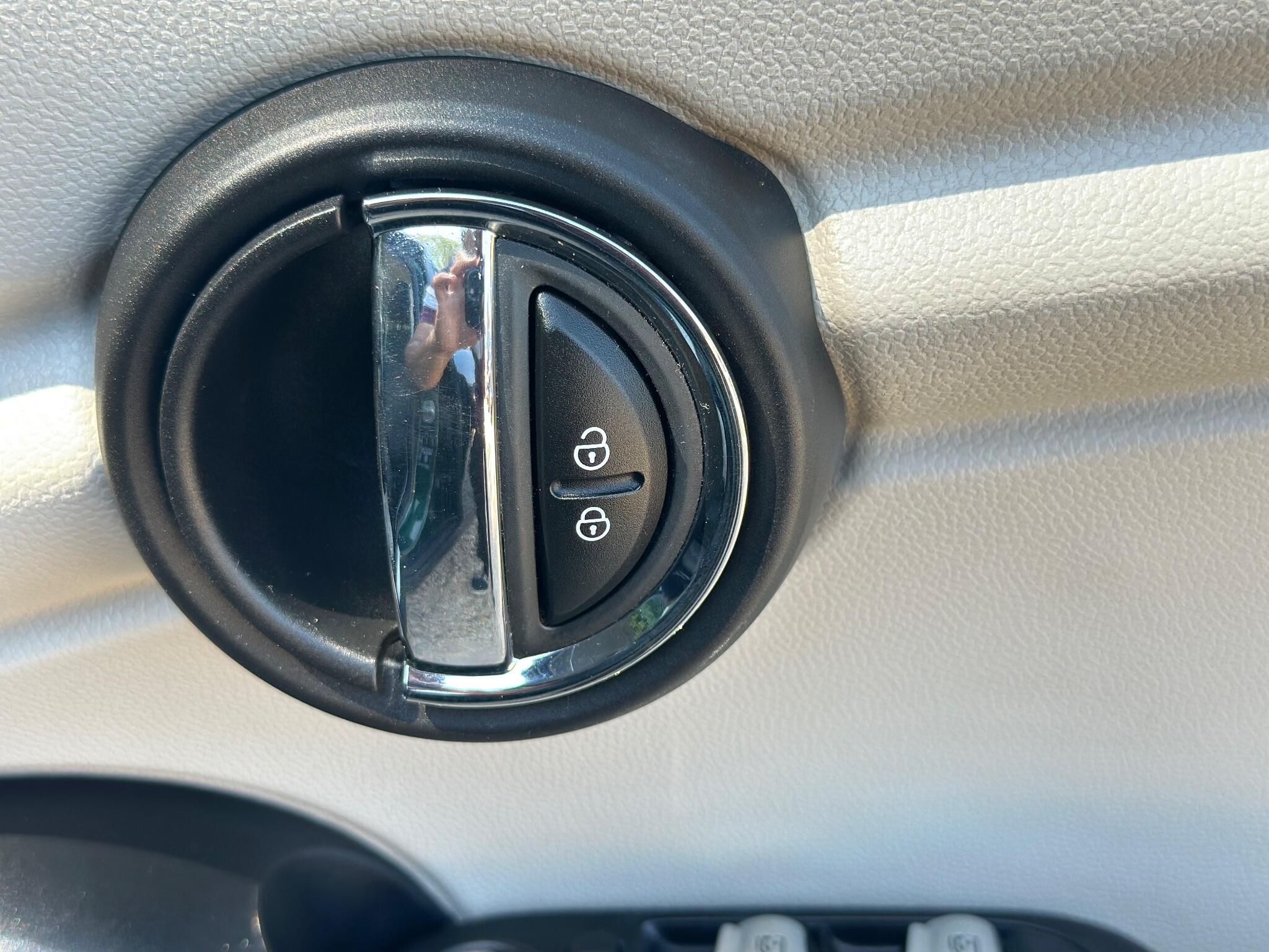 MINI Hatch view 57