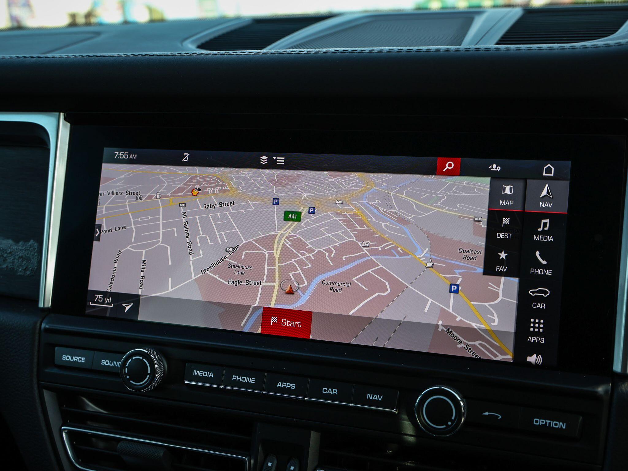 Porsche Macan view 44