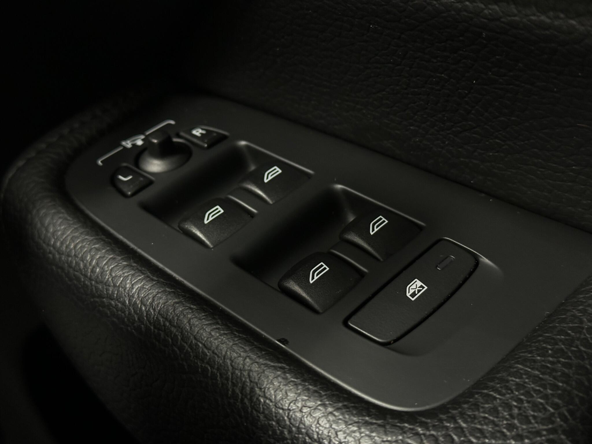 Volvo XC60 view 19