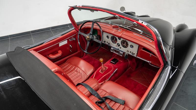 Jaguar XK150 view 16