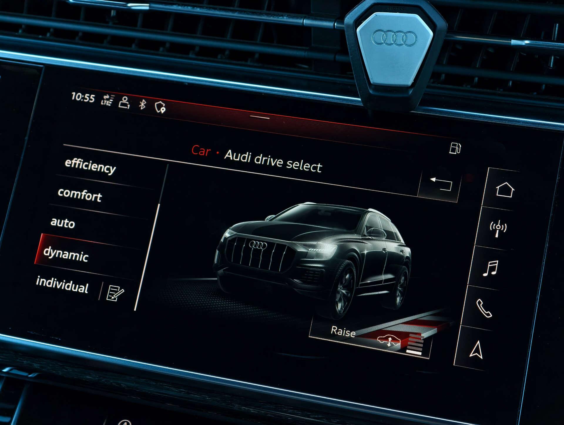 Audi Q8 view 52
