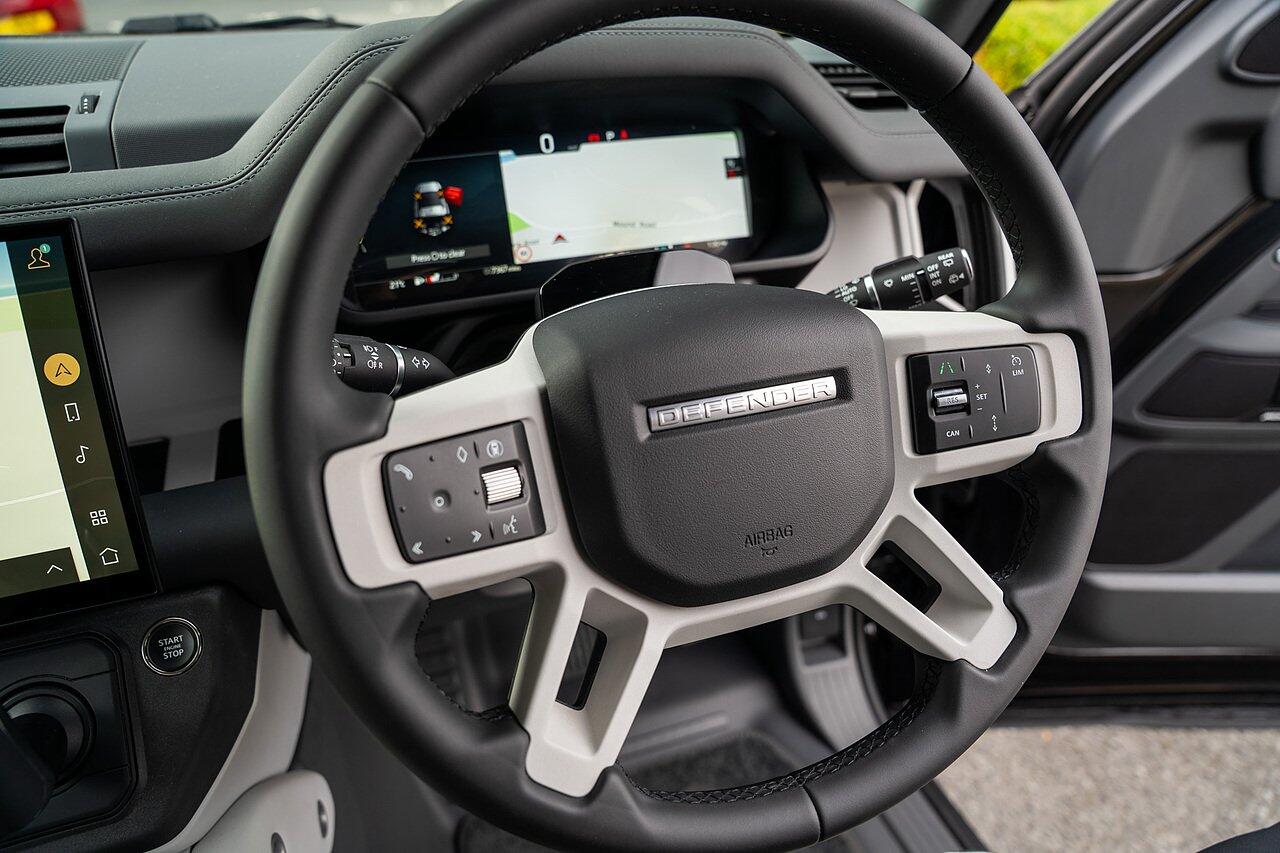 Land Rover Defender view 57