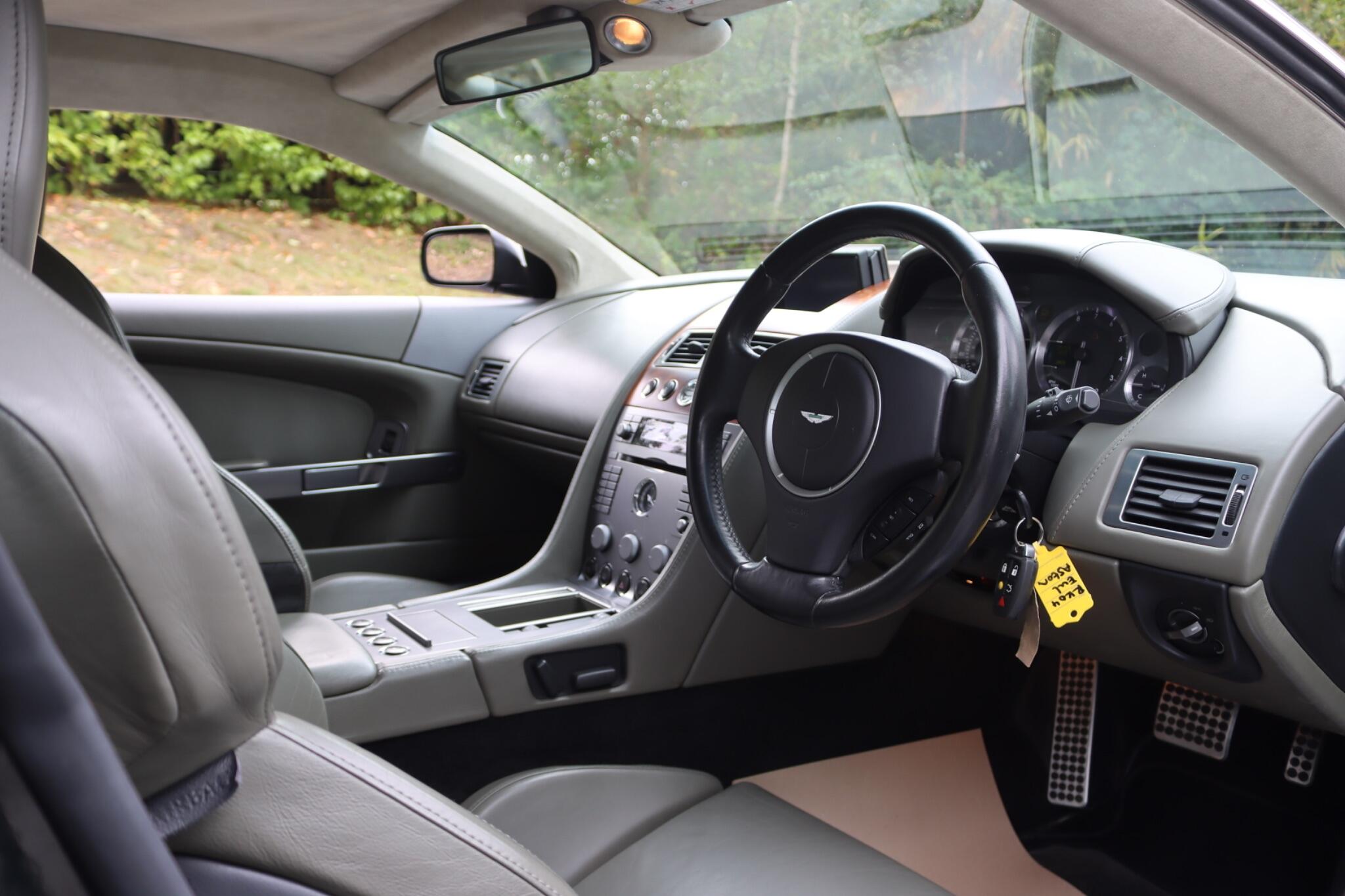 Aston Martin DB9 view 7