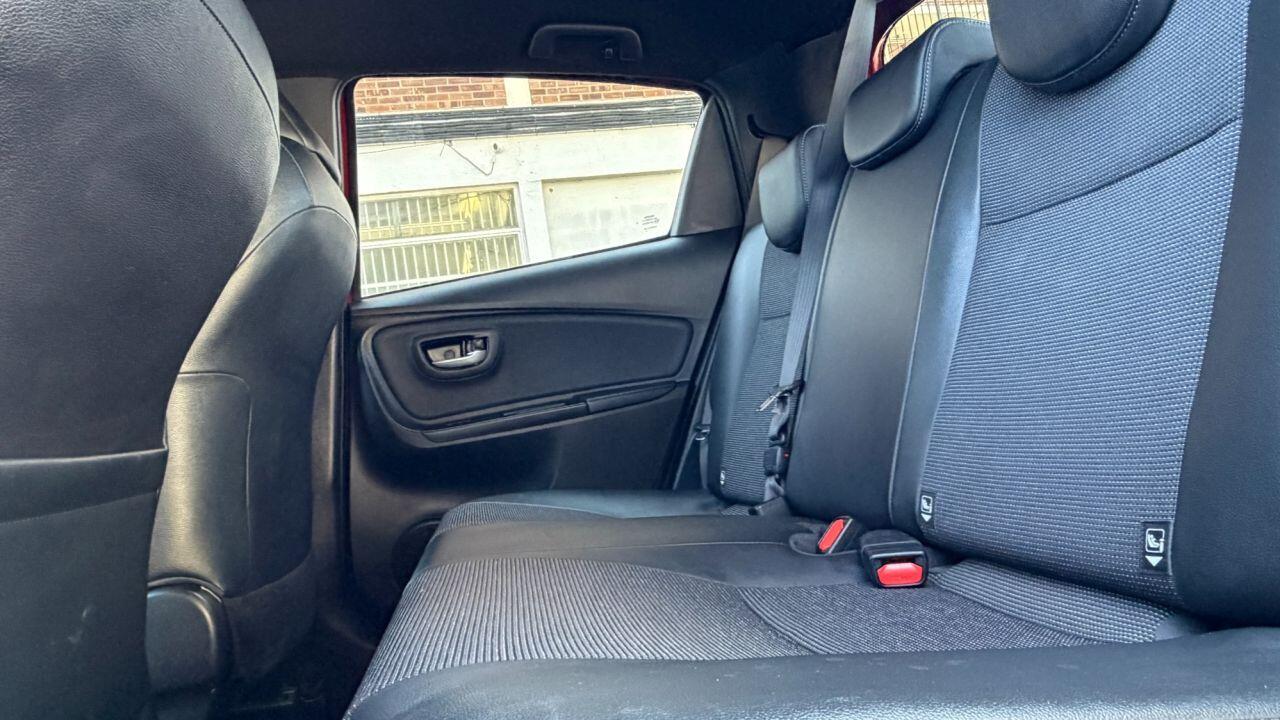 Toyota Yaris view 13