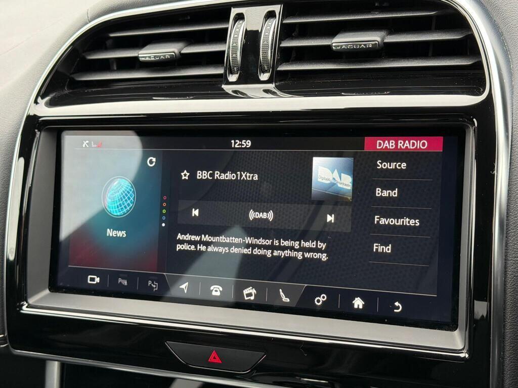 Jaguar XE view 33