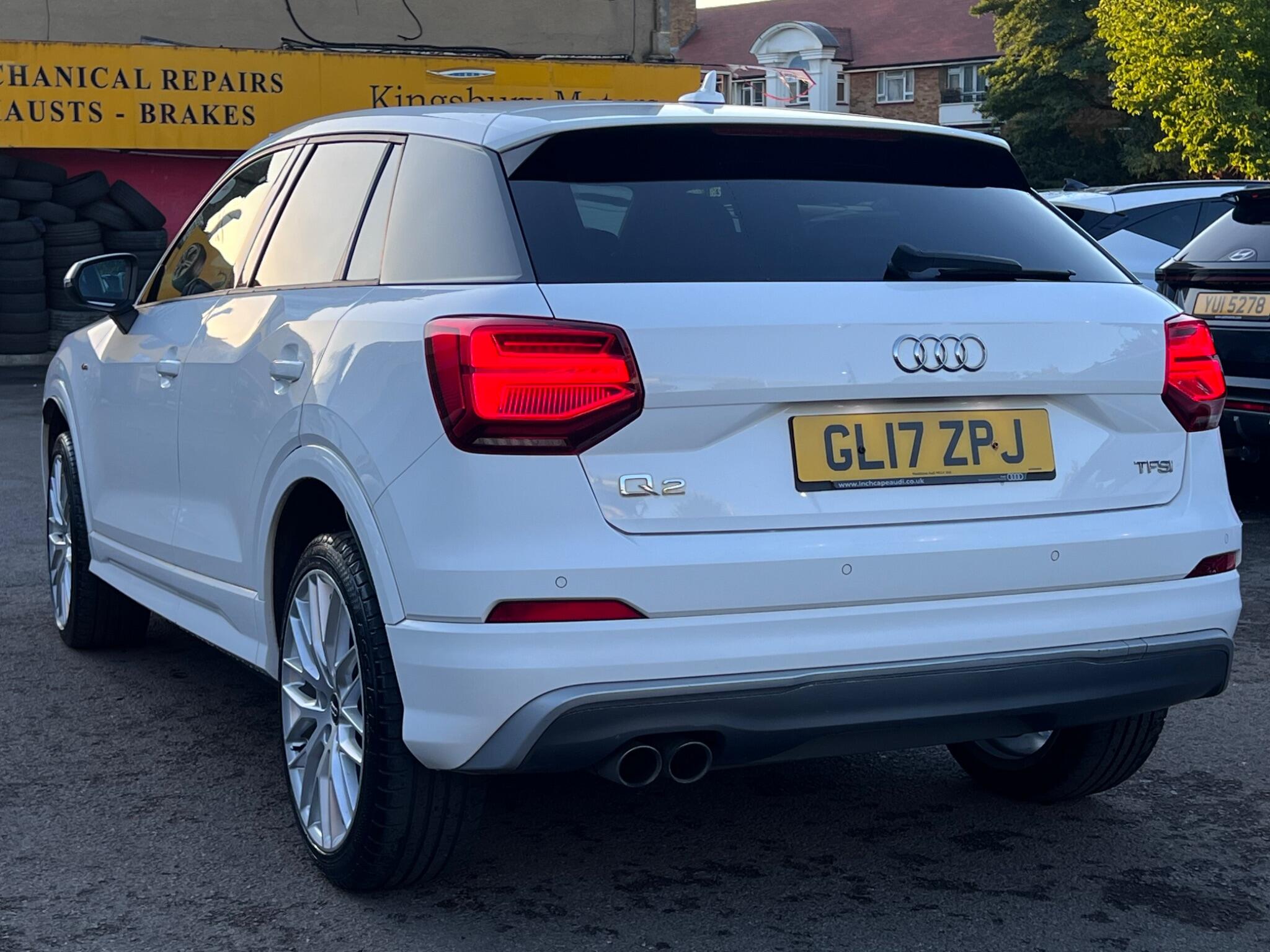 Audi Q2 view 13