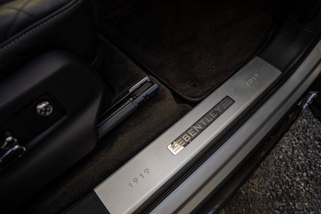 Bentley Bentayga view 51