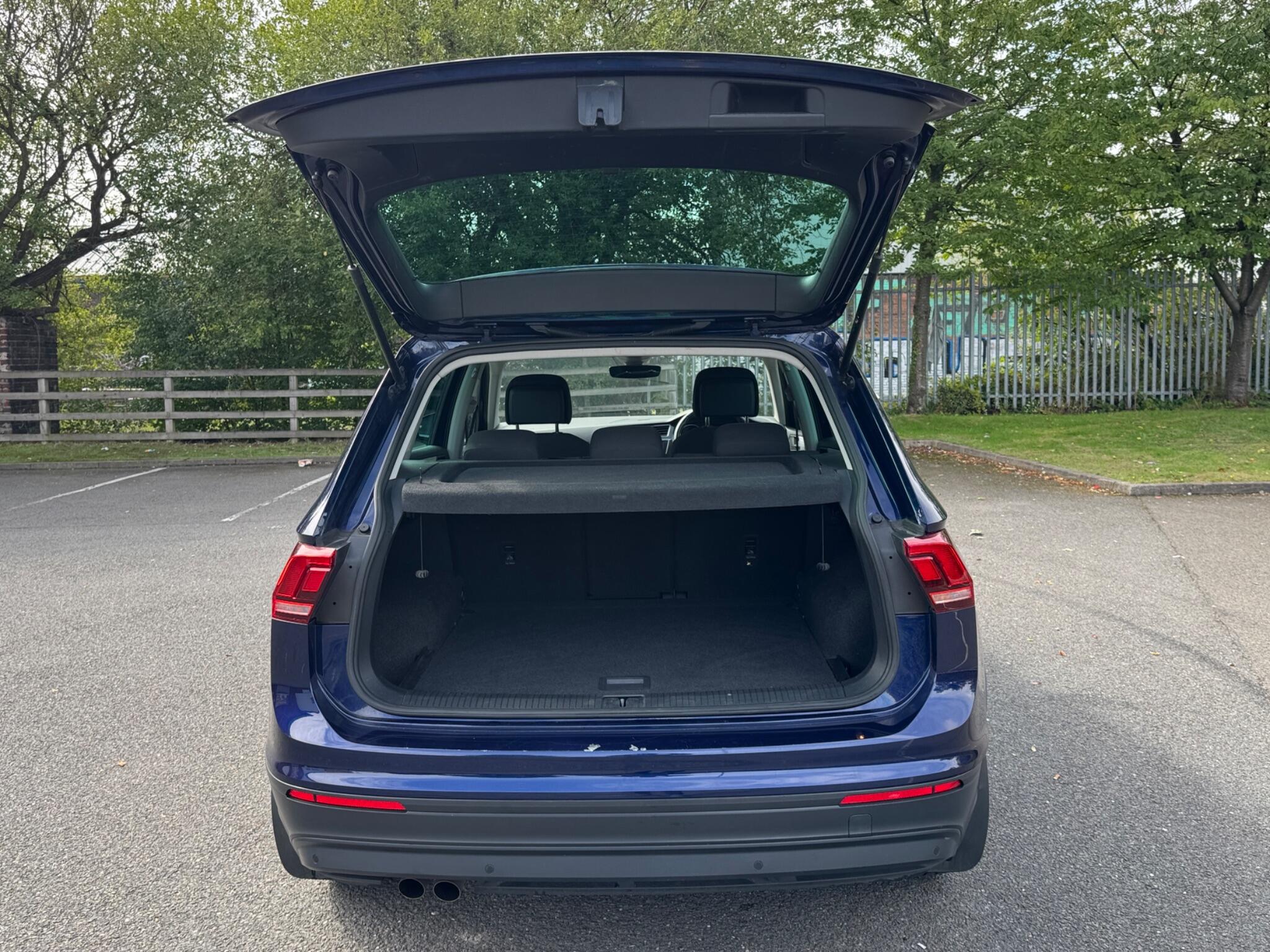Volkswagen Tiguan view 14