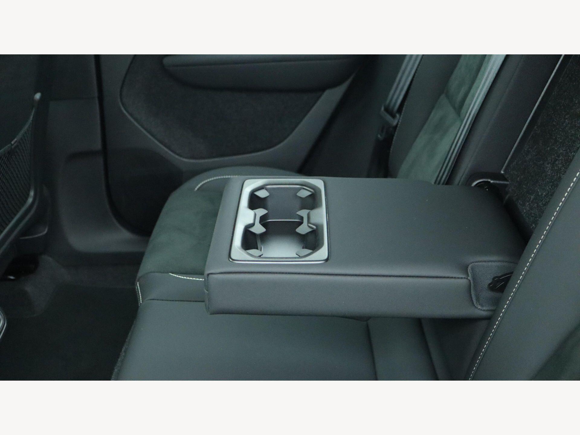 Volvo XC40 view 31