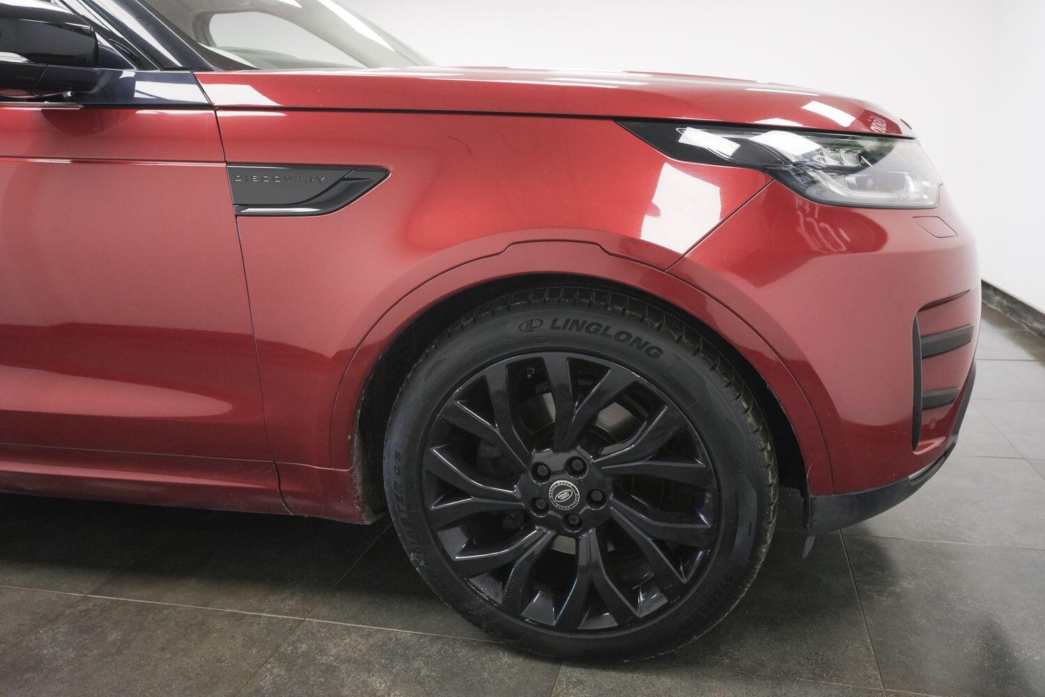 Land Rover Discovery view 4