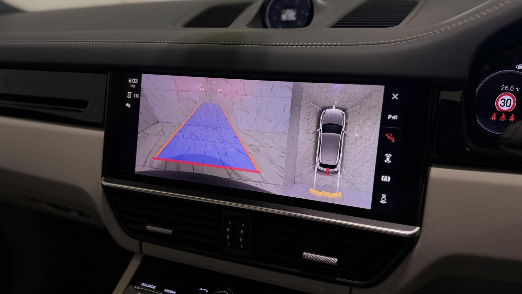 Porsche Cayenne view 36