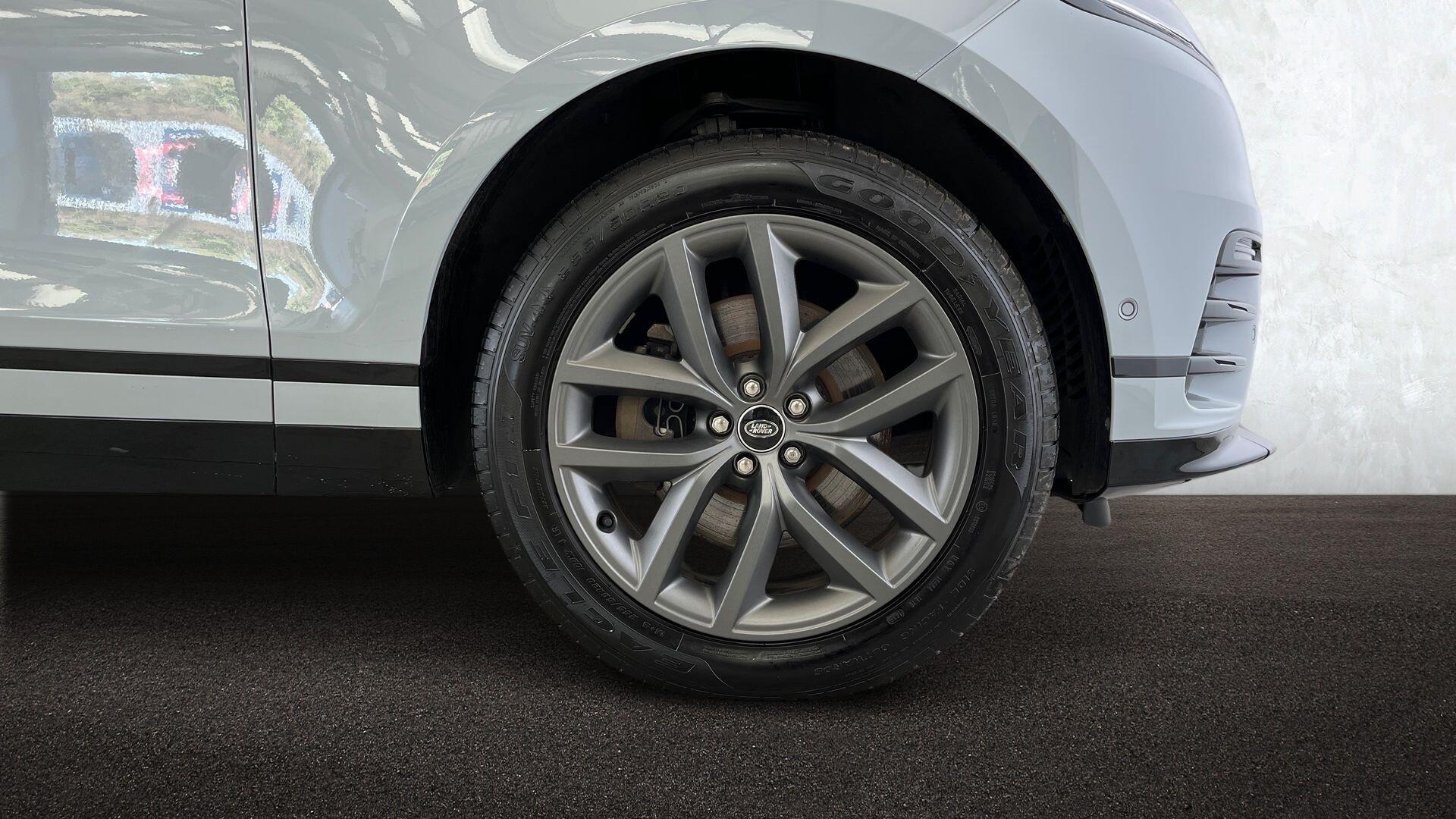Land Rover Range Rover Velar view 8