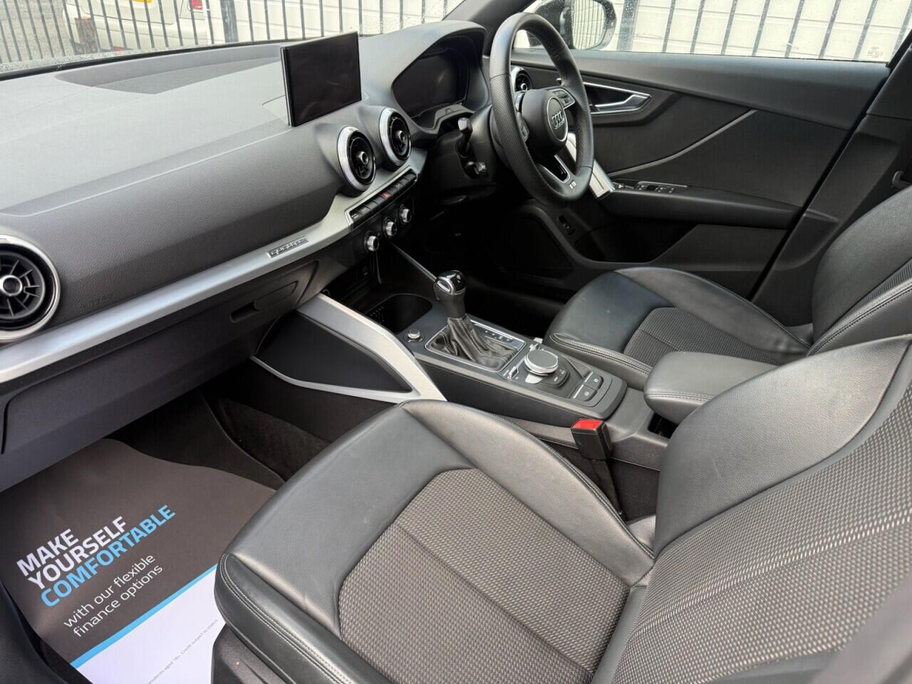 Audi Q2 view 15