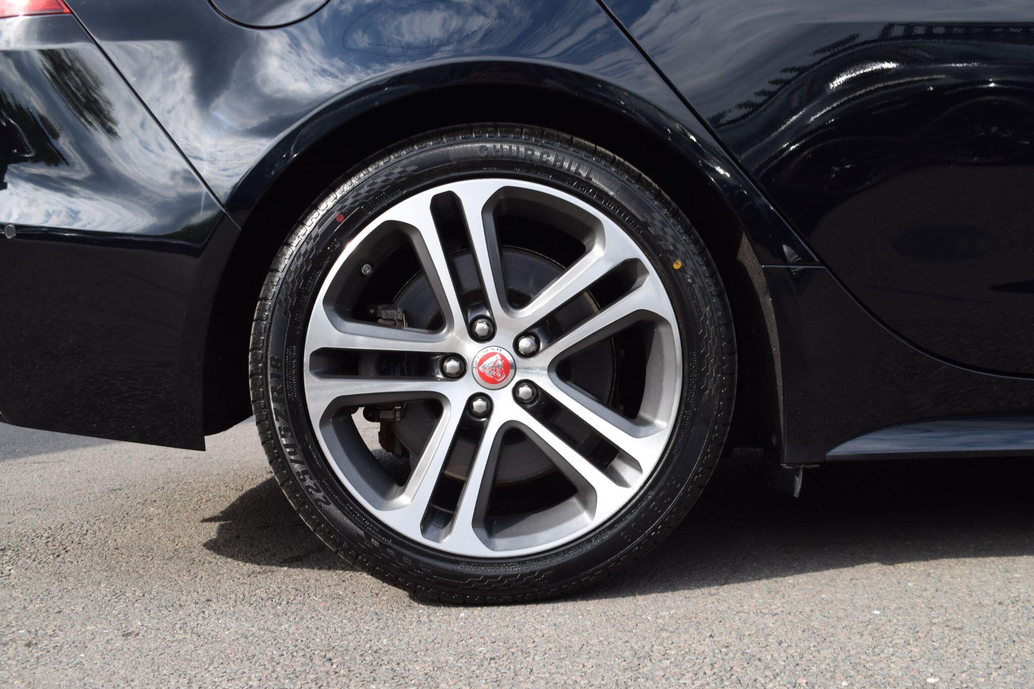 Jaguar Xe view 33