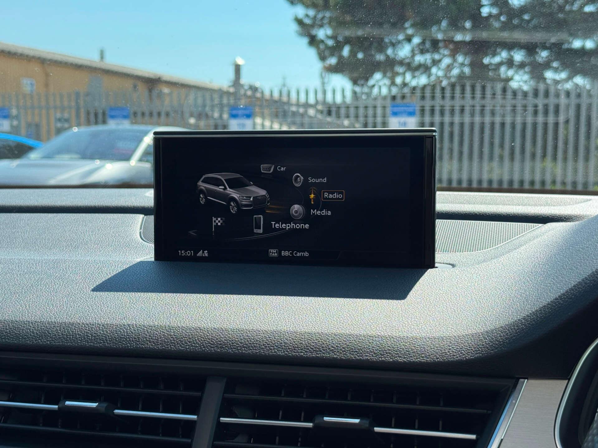 Audi Q7 view 72