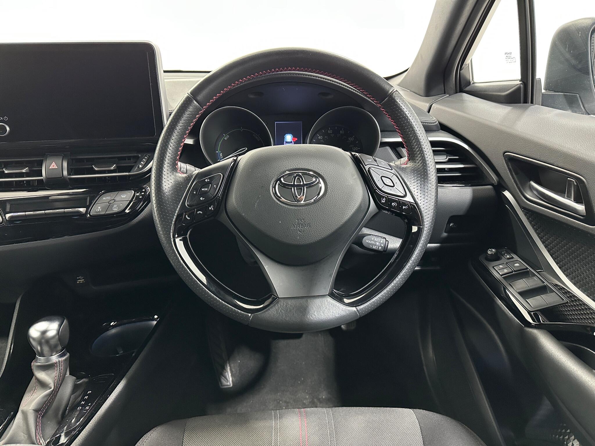 Toyota C-HR view 13